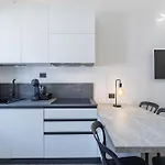 Maison Aurora アパート *