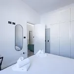 Maison Aurora アパート *