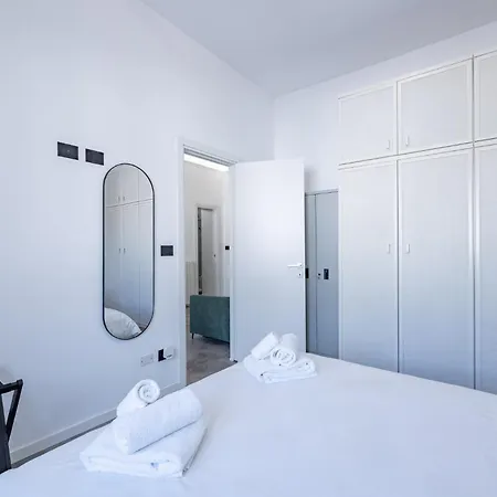 Maison Aurora アパート *